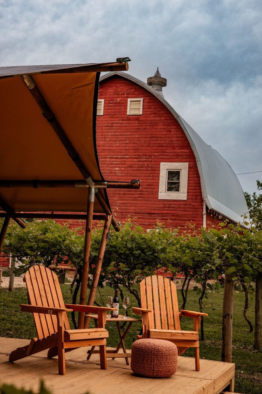Painted Prairie Vinery — modular deck by Flatspot
