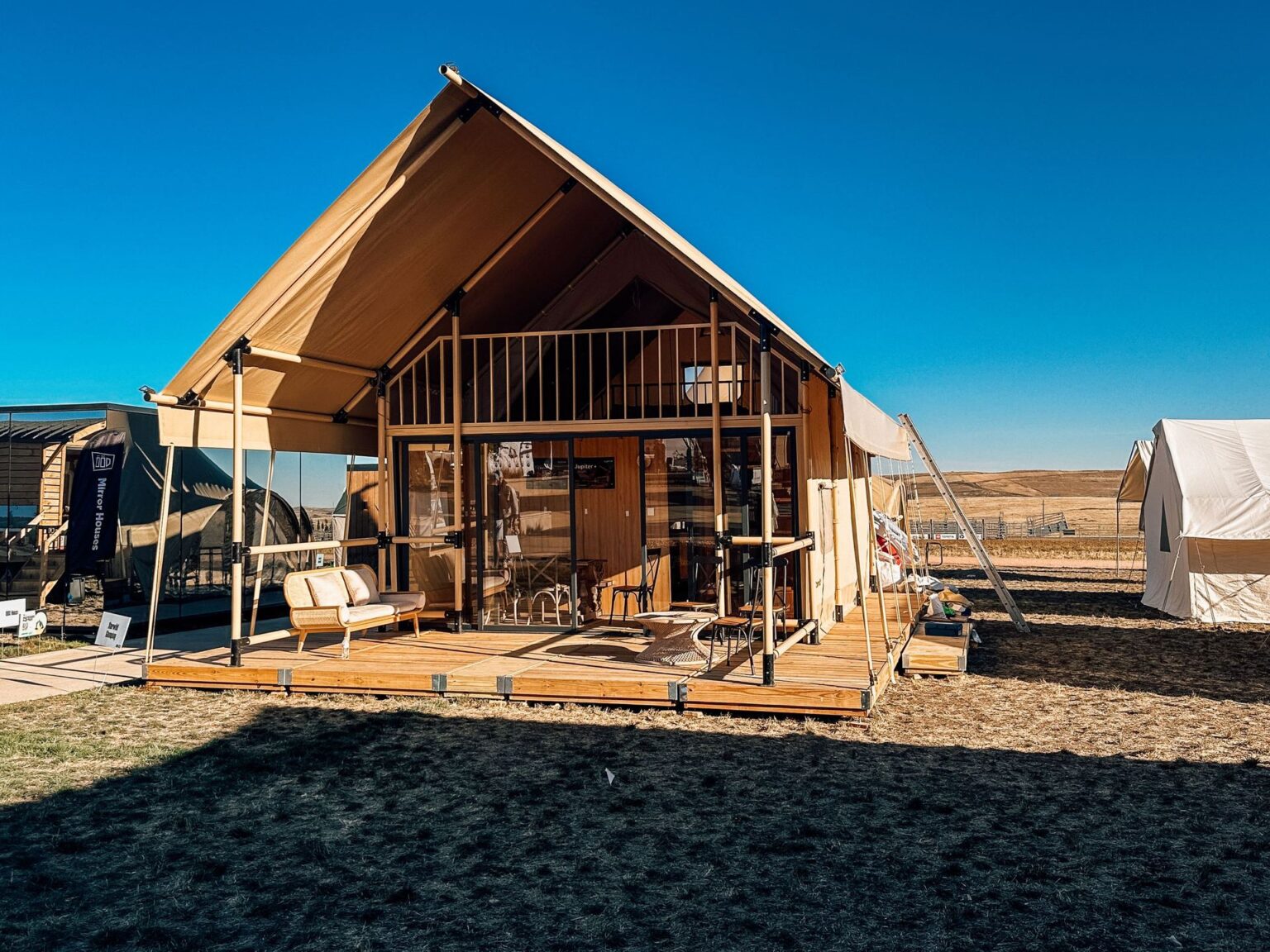 Starwild Glamping — modular deck by Flatspot