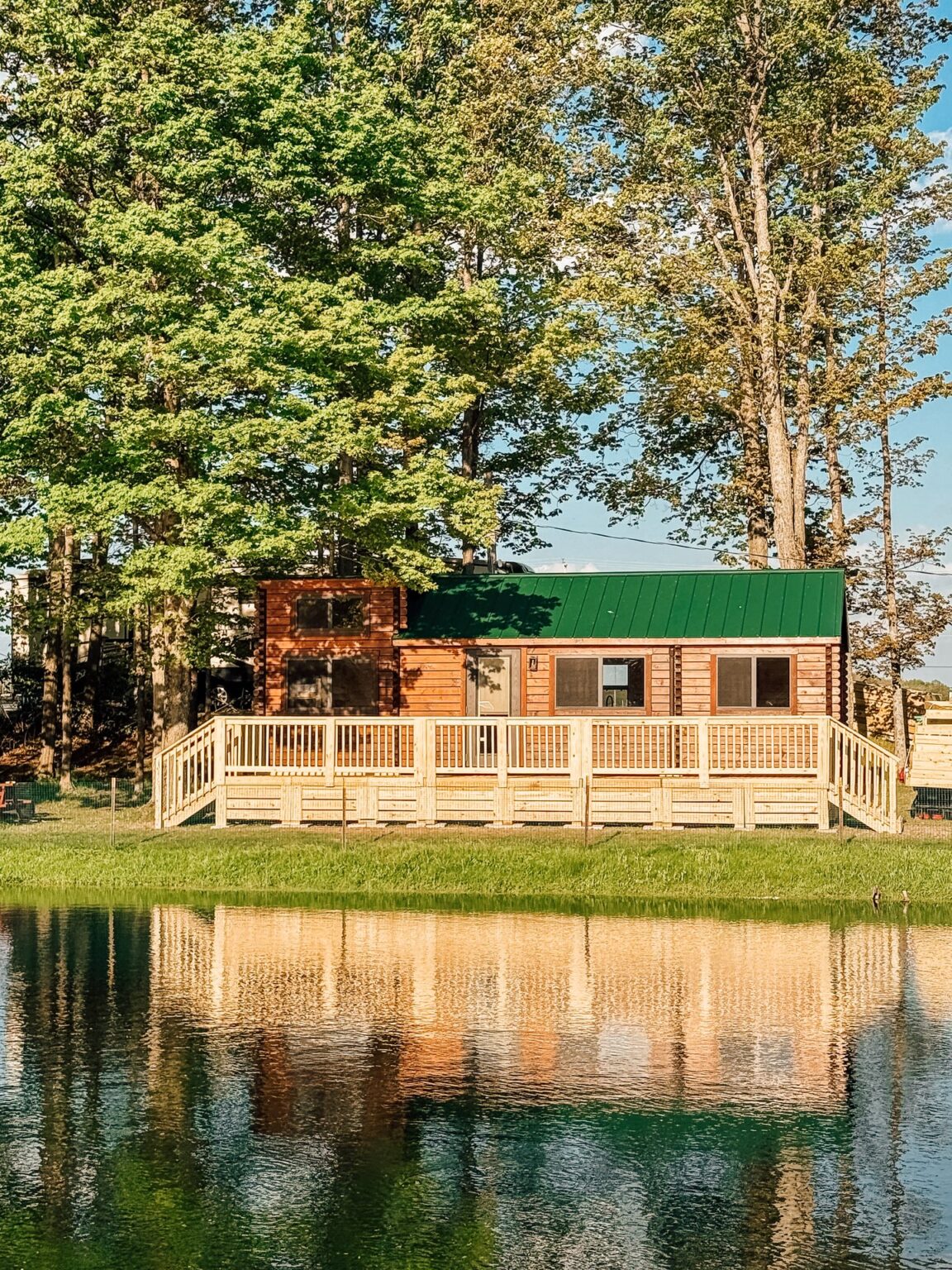 Woodstream Campsite — modular deck by Flatspot