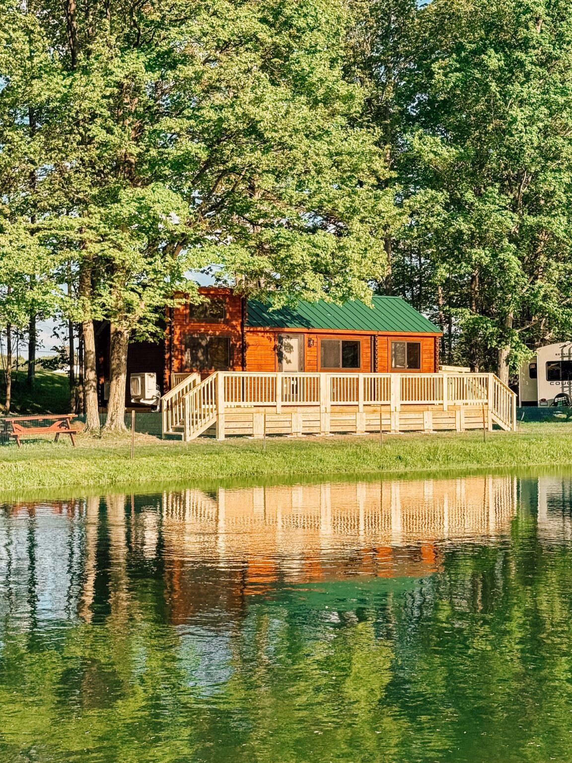 Woodstream Campsite — modular deck by Flatspot